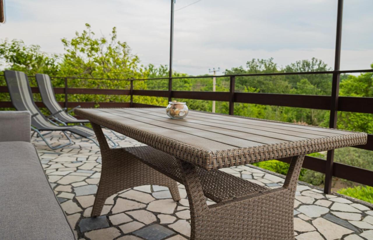 Apartman Doris Milohnici Exterior foto