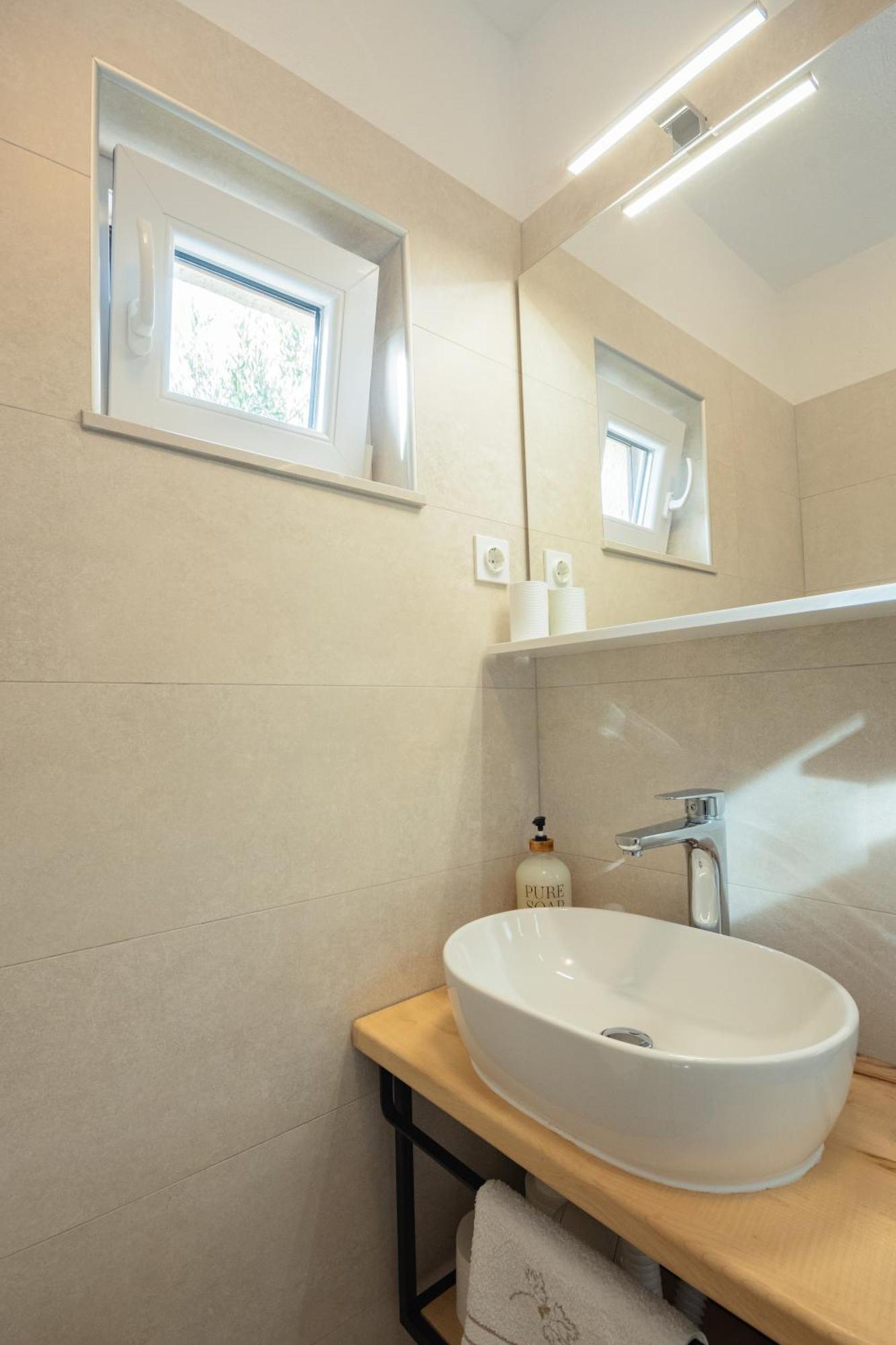 Apartman Doris Milohnici Exterior foto